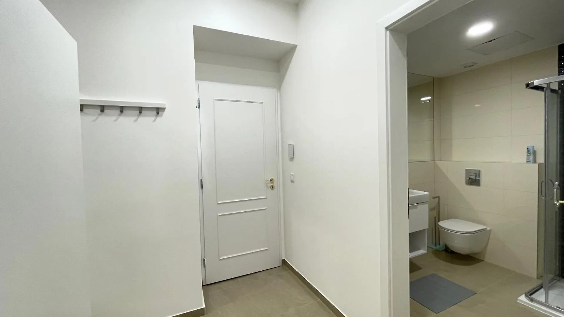 Varsavska Apartment T 303 Prague