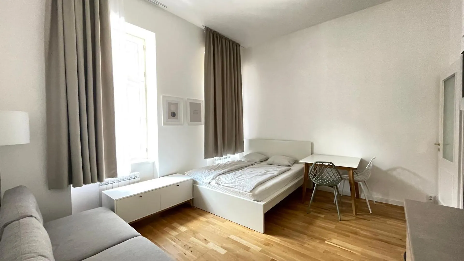 Varsavska Apartment T 303 Prague